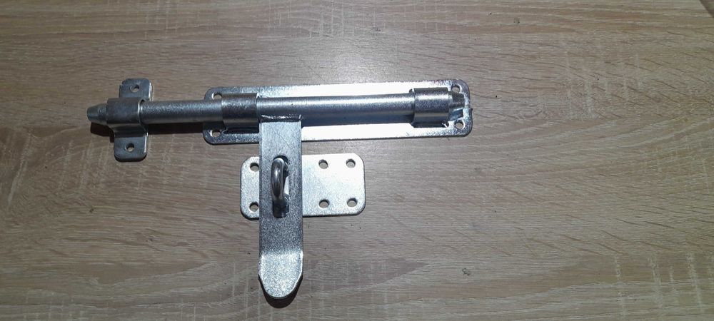 Zasuwa garażowa do bramy