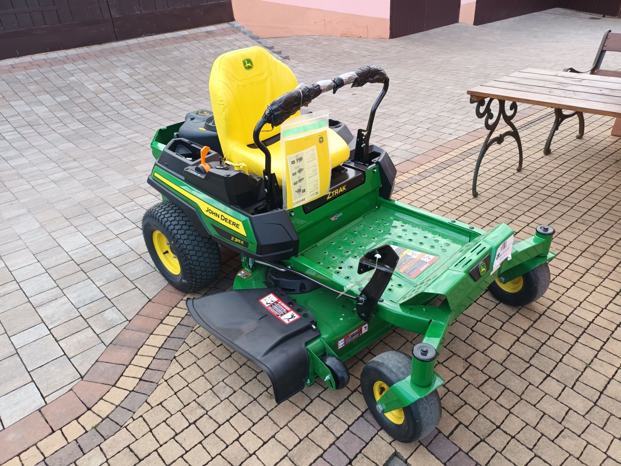 Nowy traktorek/kosiarka/zerowy promień/ztrak/john deere z 315