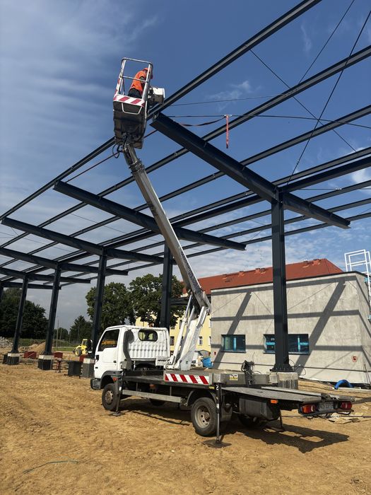 Usługi podnośnikiem koszowym (usługi dekarskie)