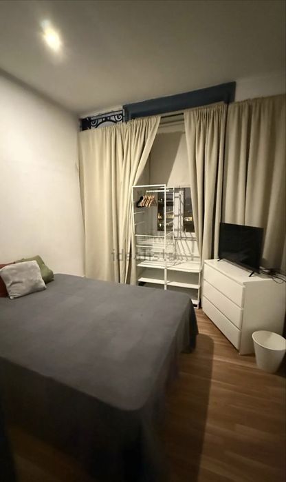 Quarto Indivual ( em frente à Tapada das Necessidades.)