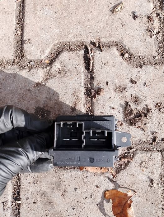 Rezystor dmuchawy opel Zafira c