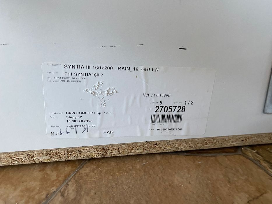 Sprzedam łóżko sypialniane brak materaca 160*200