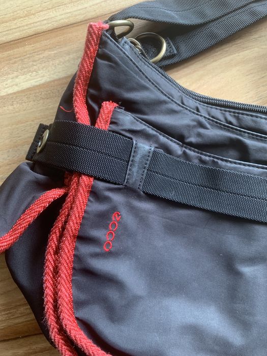 Ecco torebka listonoszka regulowany pasek