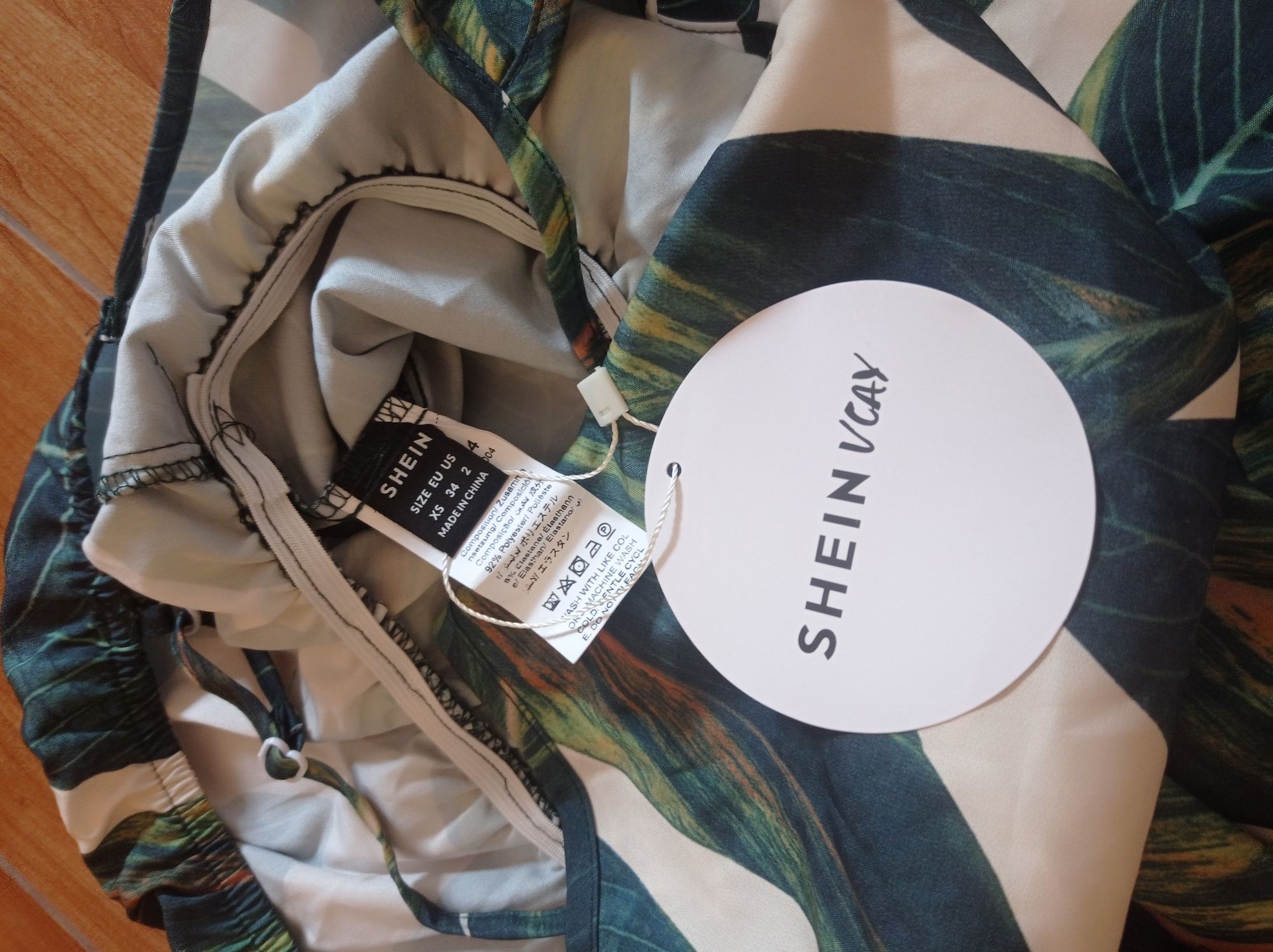 Ромпер з тропическим принтом Shein, XS
