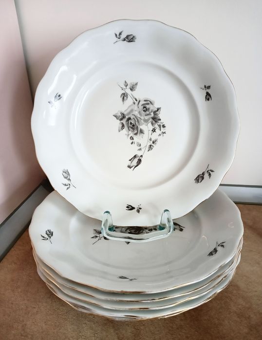 Stare porcelanowe talerze obiadowe płaskie Karolina róże