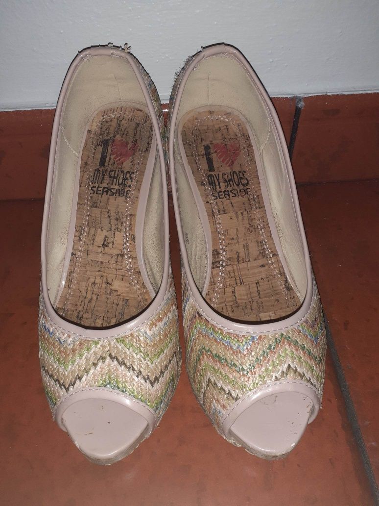 Sapatos multicolores