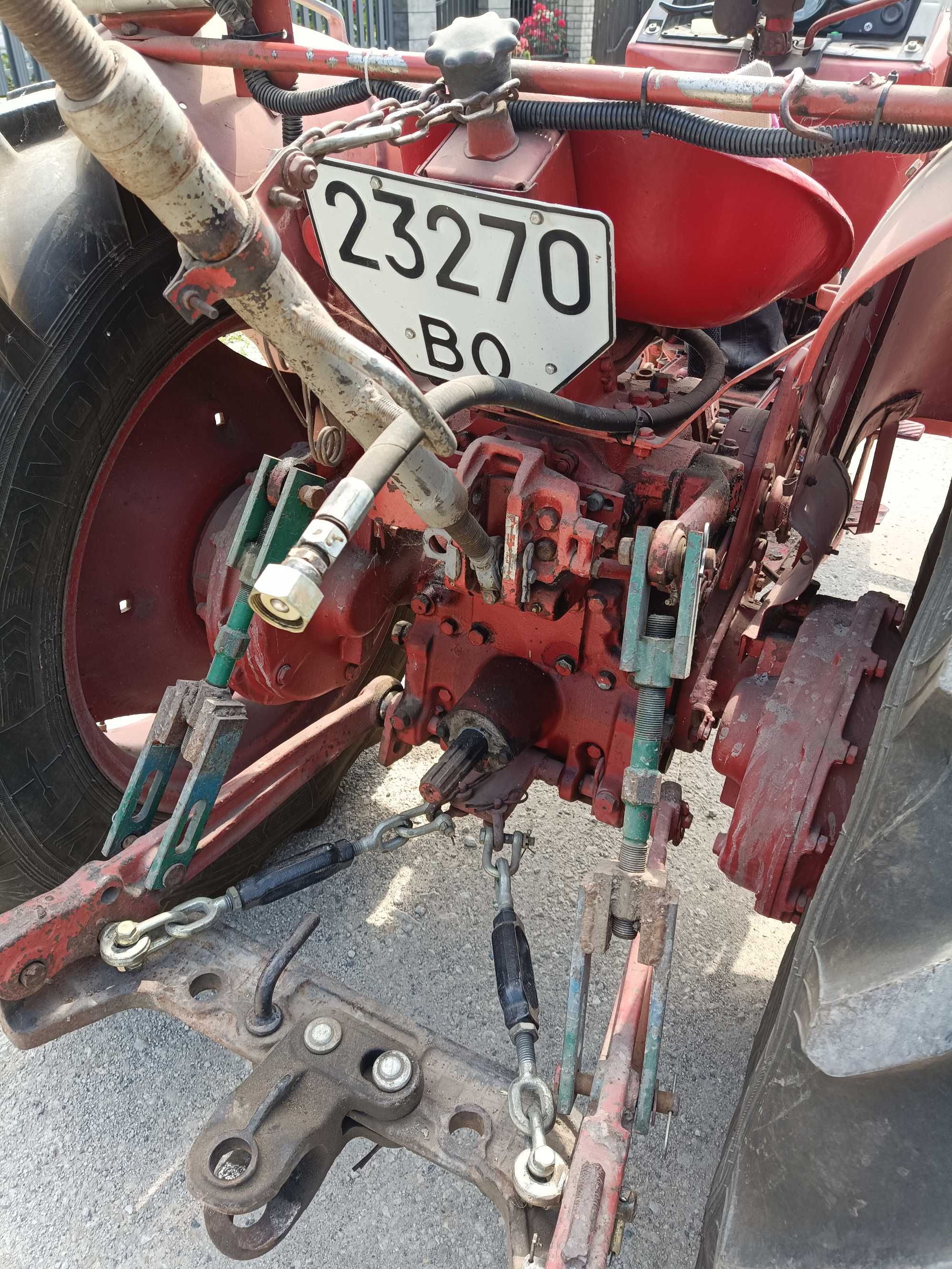 Продам трактор UNIVERSAL UTB 445 V