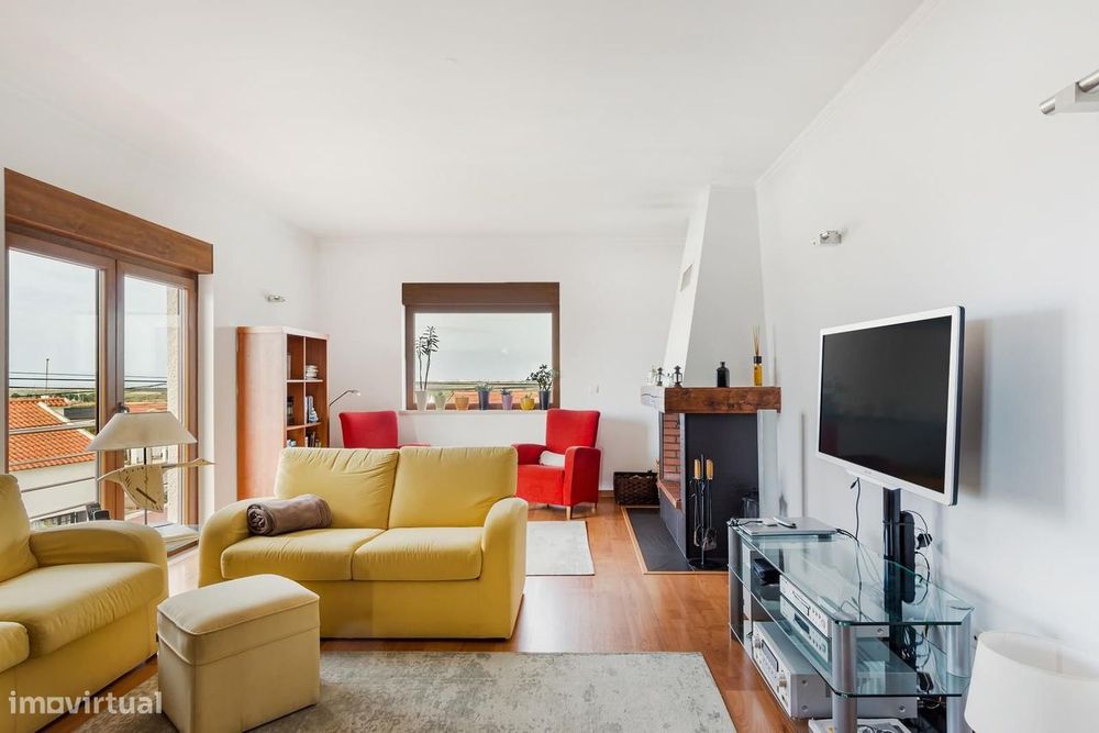 Moradia Bi-familiar T6 com jardim, Atouguia da Baleia, Peniche