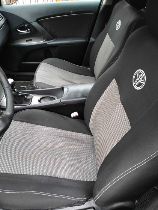 продам Тойота Авенсіс 2,0 D універсал  2010р