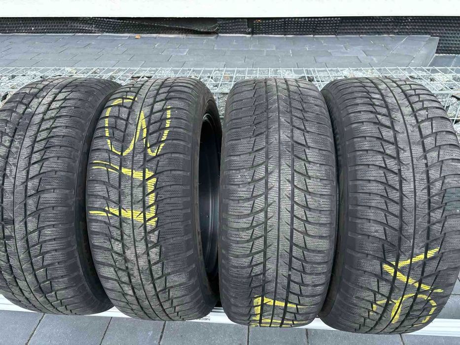 Зимові шини Bridgestone BLIZZAK LM 001 245/50 R18 з дисками bmw