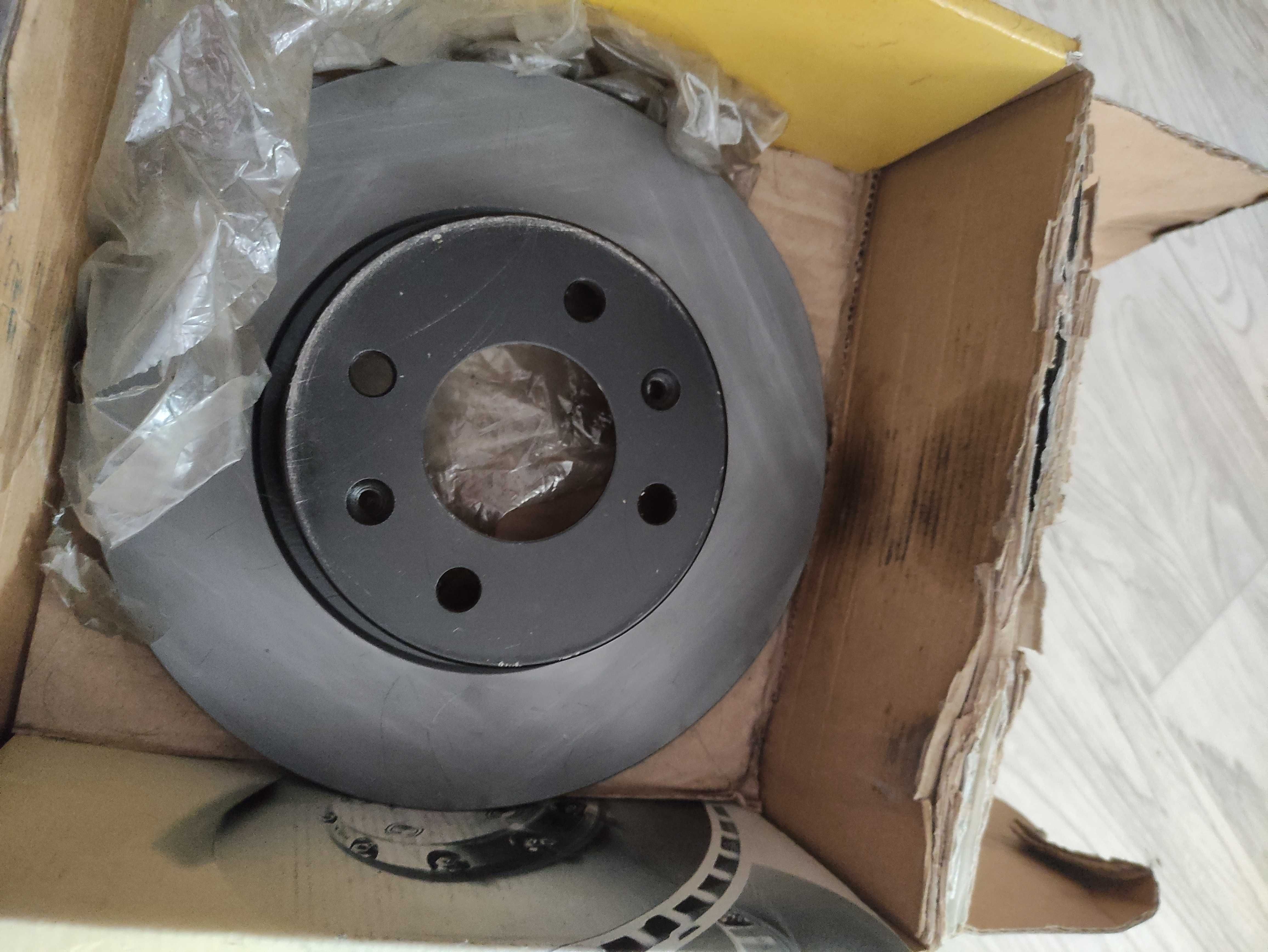 Диски гальмівні Hyundai Getz  диски тормозные 517121C000