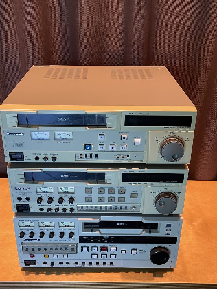 Hi-Fi Видеомагнитофон SVHS Panasonic AG-4700EY проф. из коллекции