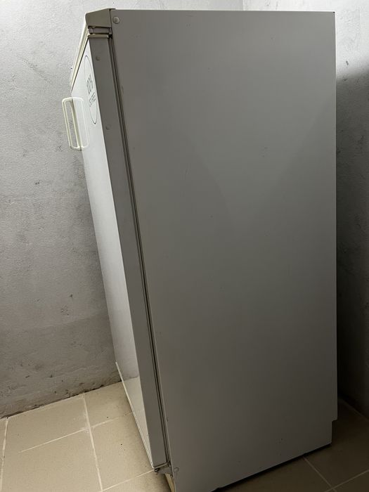 Продам морозильну камеру