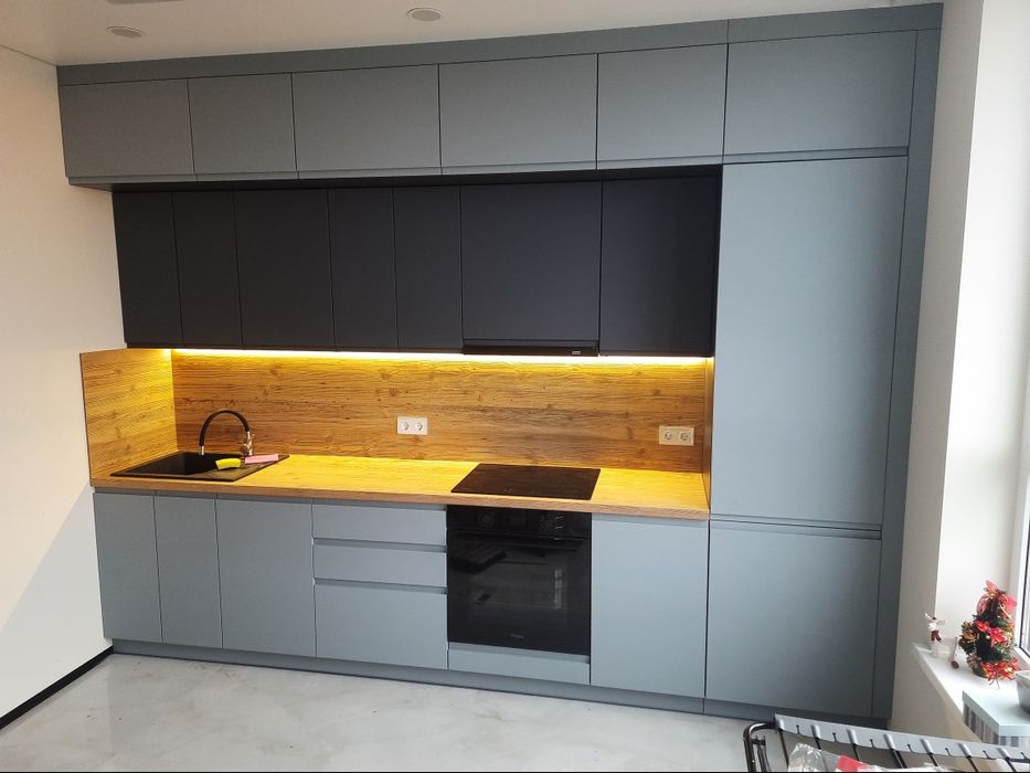 Кухня посекційно