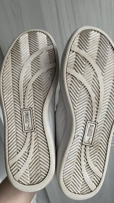 Оригінальні шкіряні кросівки Puma 37 б/у