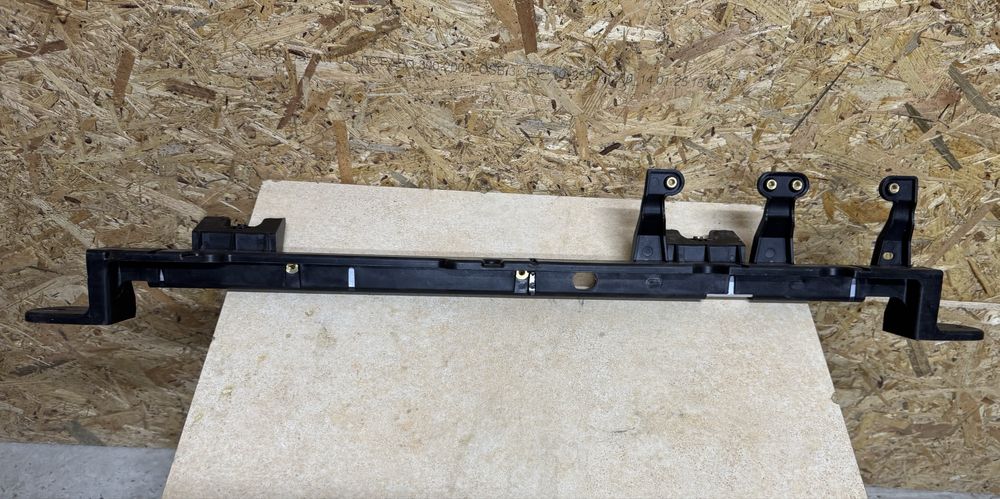 Tesla Model X кронштейн модуля охолодження