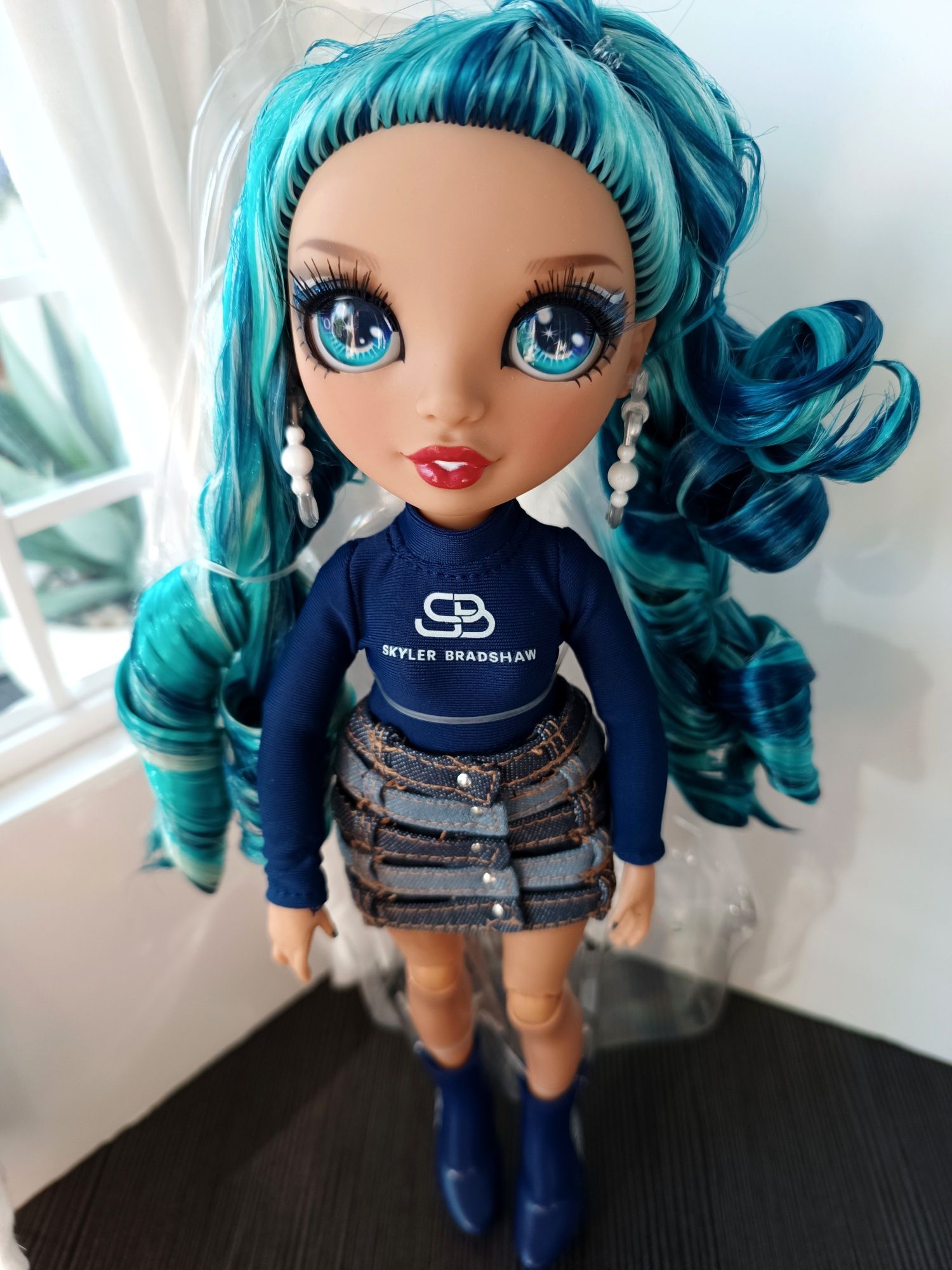 Nowa lalka rainbow shadow high Skylar niebieska studio