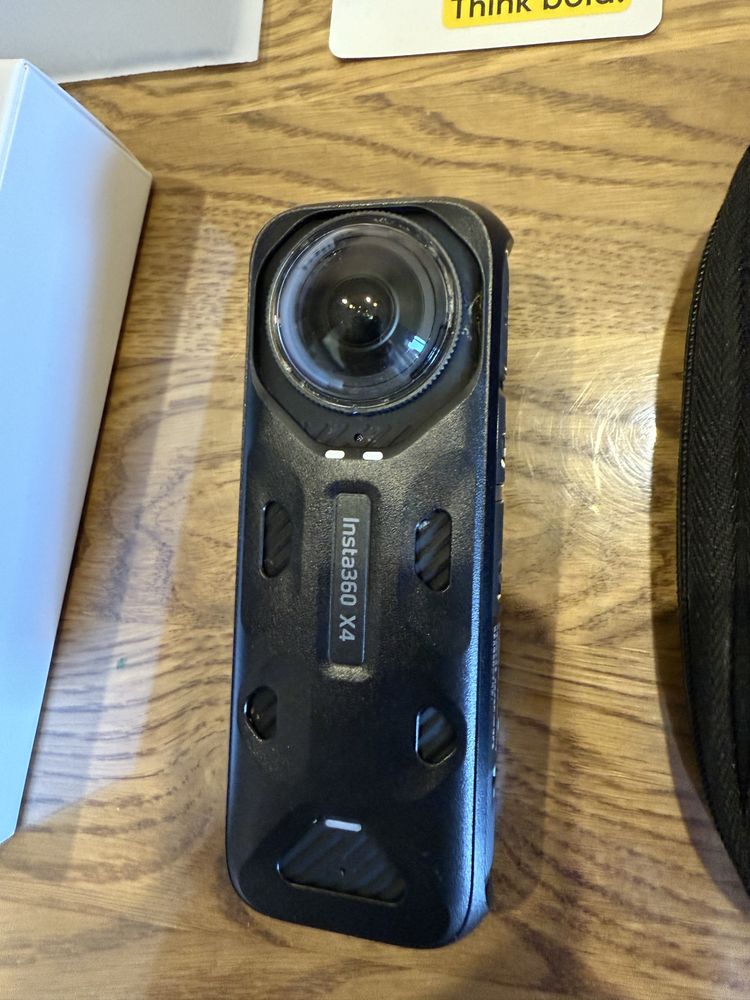 Камера Insta 360 X4