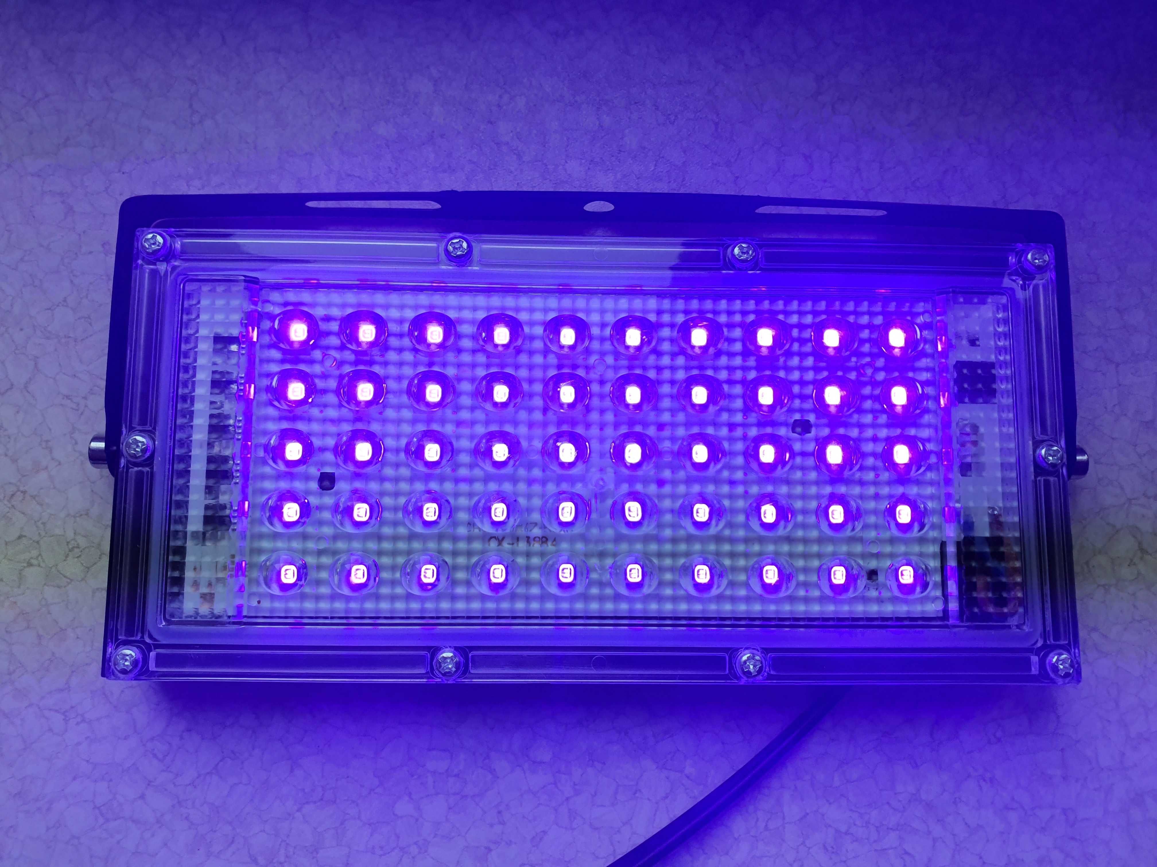 Reflektor LED z czarnym światłem UV 50 W