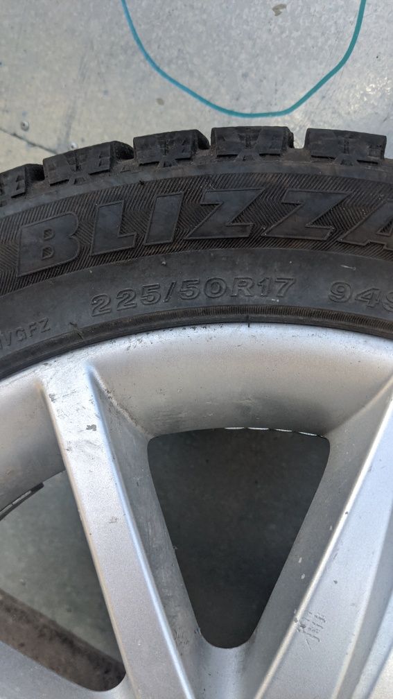 Шина 225/50  r17