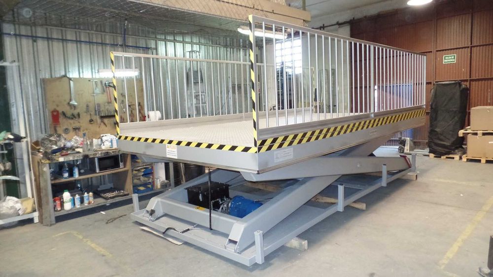 Mesa elevatória - Plataforma elevação hidráulica - Bancada elétrica