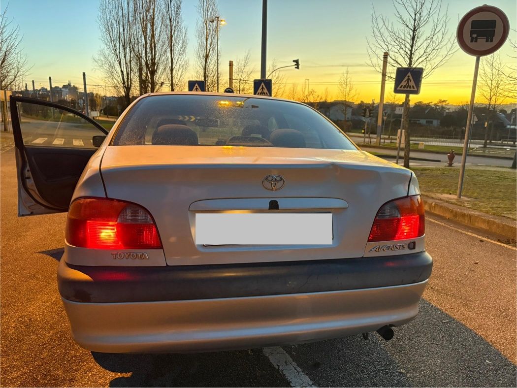Toyota Avensis T22 1.6 110cv