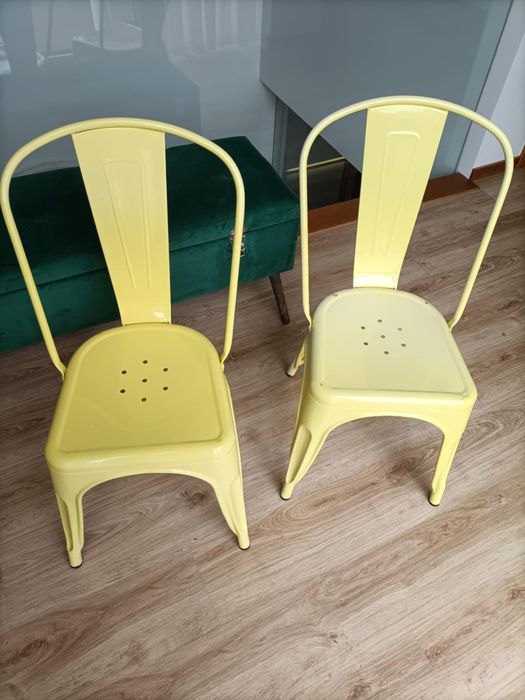2 Cadeiras  em metal 15€