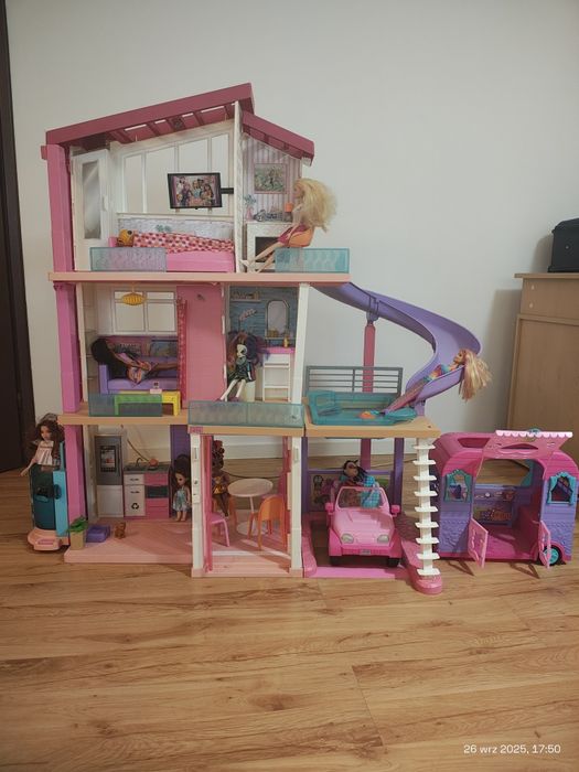 Barbie domek Dreamhouse mega zestaw w świetnej cenie.