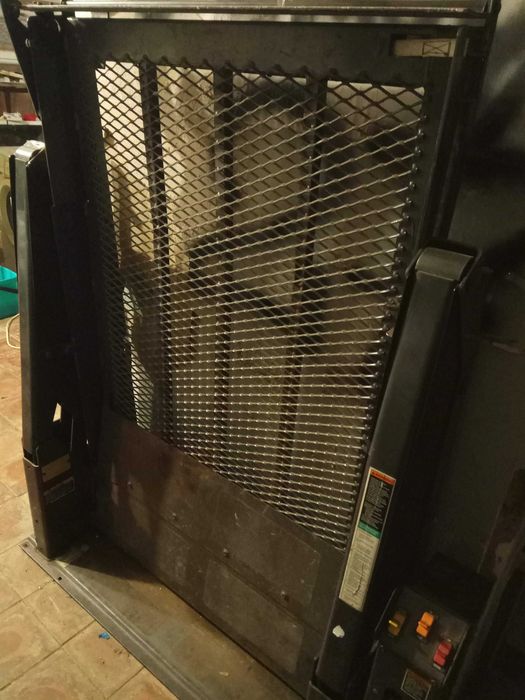 Аппарель , подъемник ,  the brown corporation model L9558 для машины