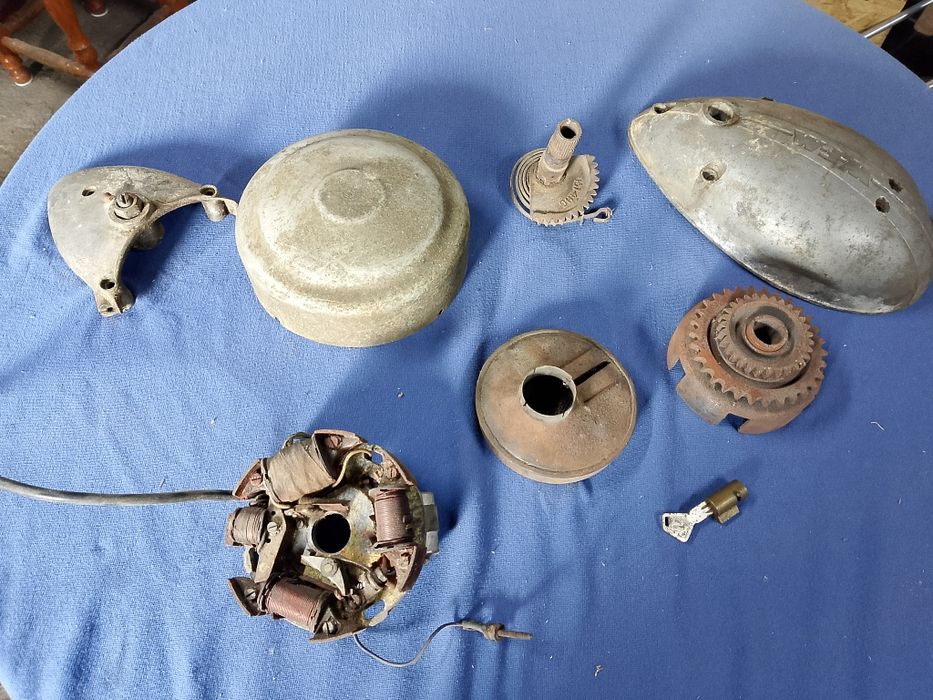 Wfm wsk części  dekiel silnika iskrownik sprzęgło blokada