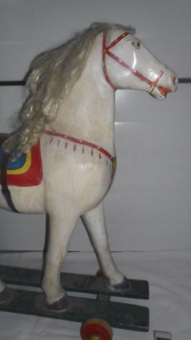 Лошадь каталка 72 см