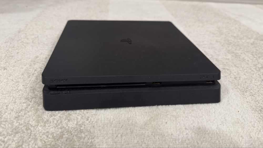 Vendo/Troco Ps4 com 2 comandos