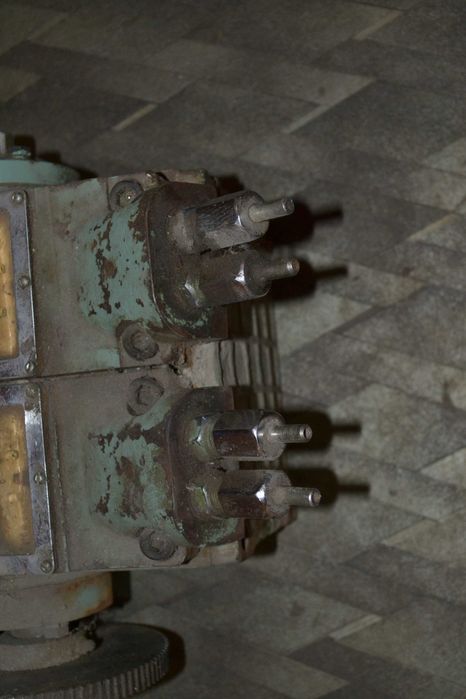 Насос многоотводный 12-4