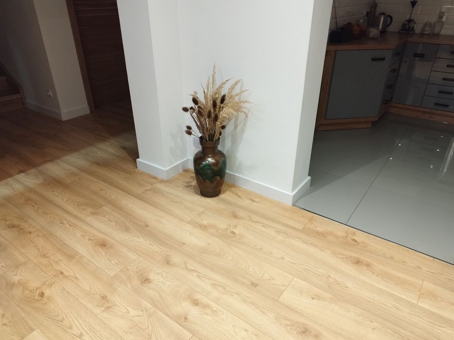 Listwa przypodłogowa biała