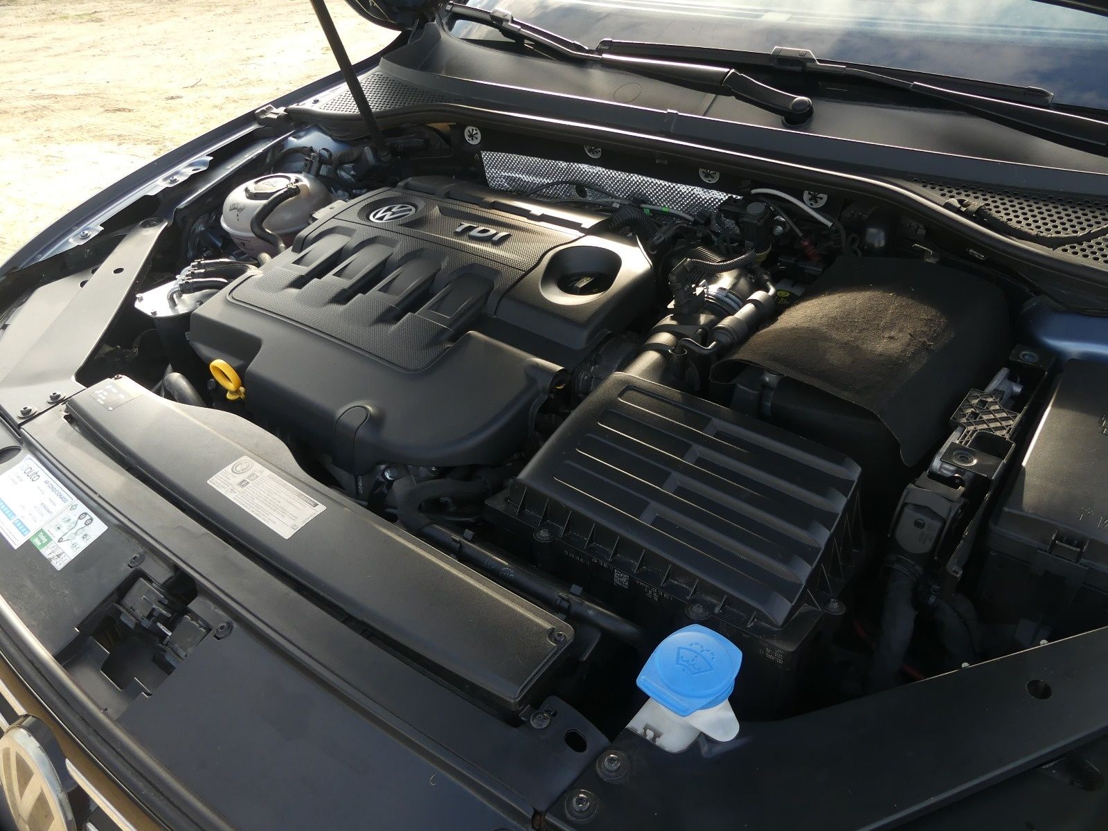 VW Passat Confortline com motor 2.0 TDi de 150cv e 340Nm.