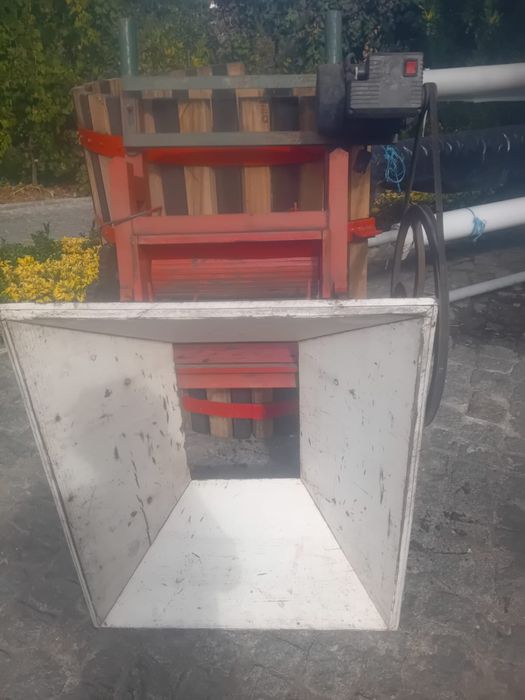 Espremedor e Ralador Uvas