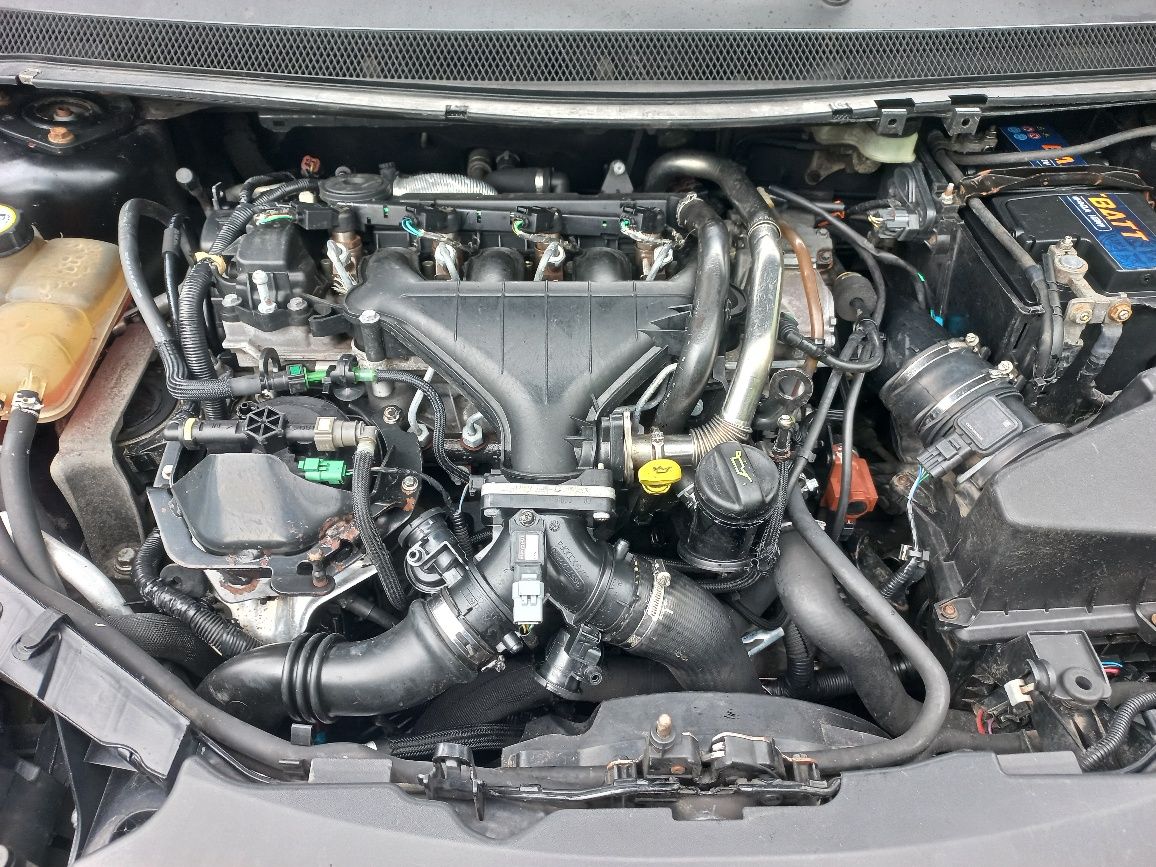 Sprzedam Forda Focusa mk2 2.0 Tdci GhiA dobry stan.