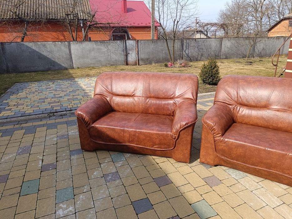 Диван шкіряний не розкладний