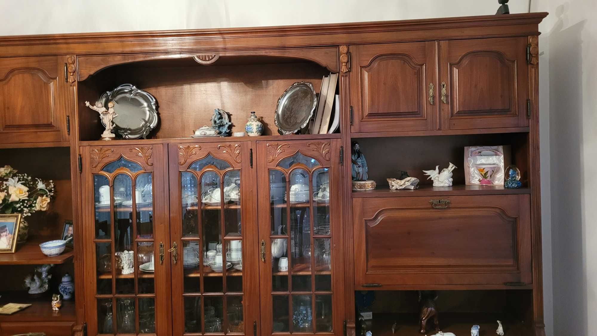 Móvel de sala em madeira