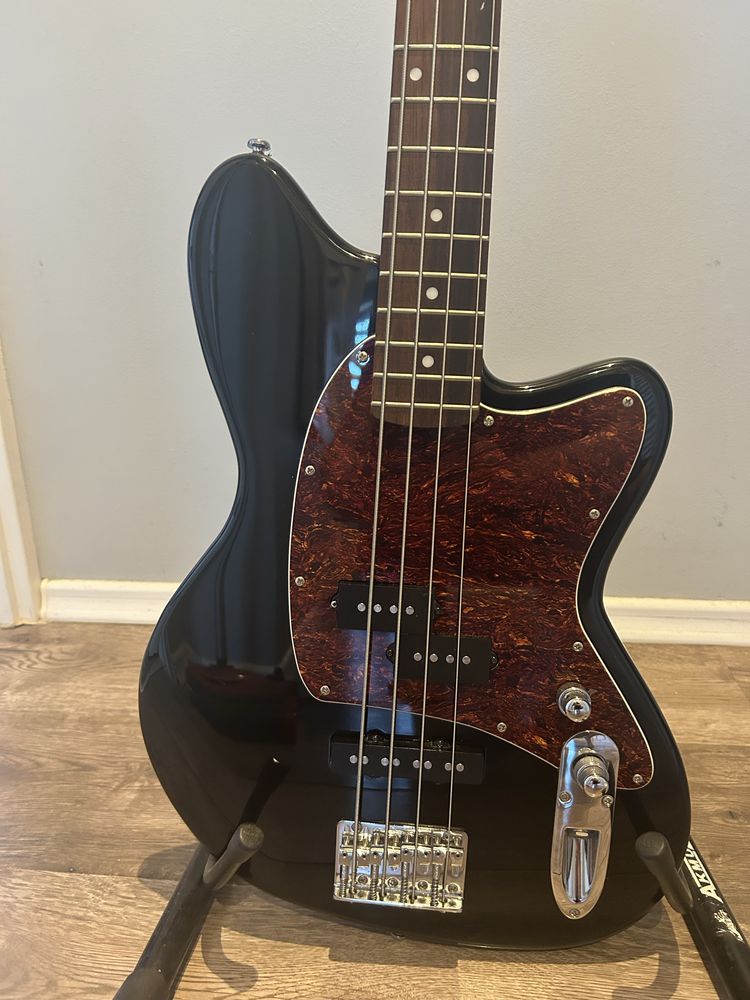 Ibanez TMB 100 gitara basowa aktywna