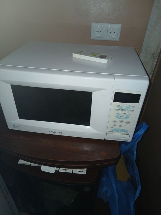 Продам мікрохвильову піч