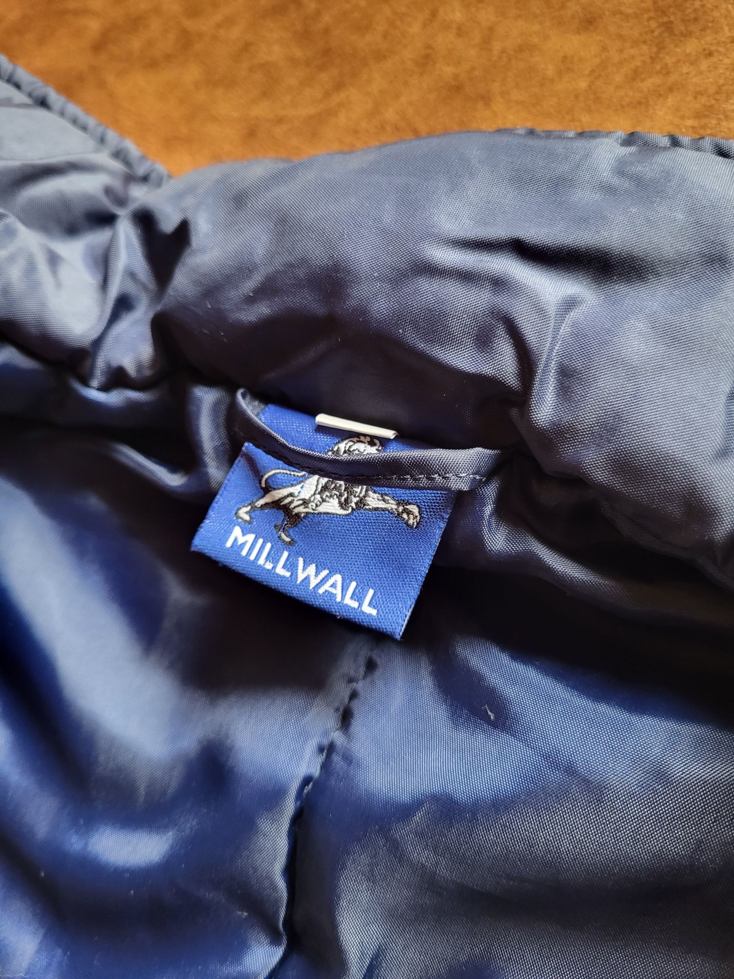 Bezrekawnik chłopięcy roz 110 MILLWALL