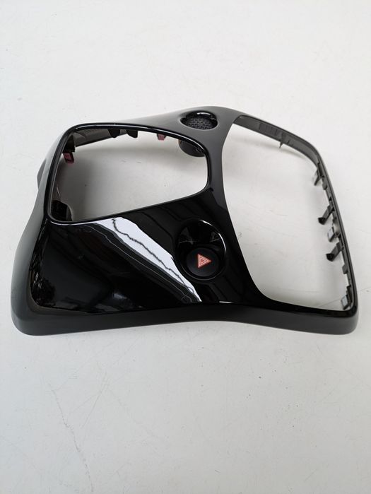 Ramka konsoli Citroen C1 II Toyota Aygo Peugeot 108 panel środkowy