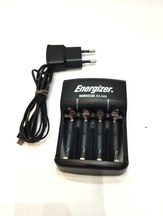 Зарядное устройство Energizer CHVC5. Для АА и ААА (пальчиковые акум)