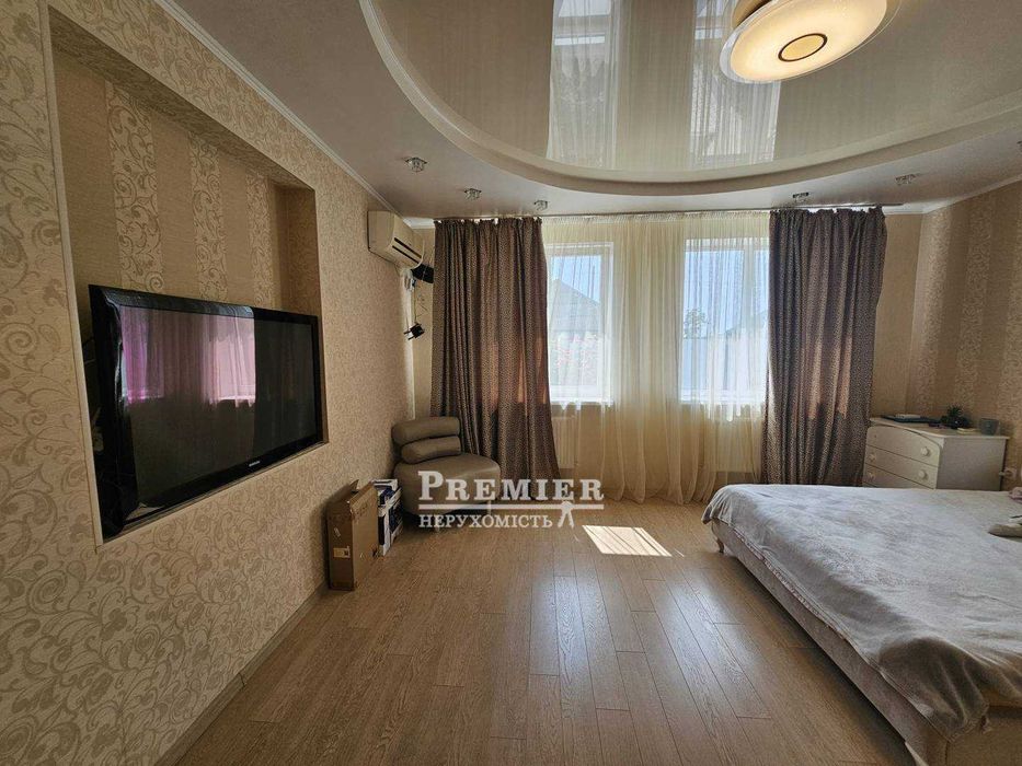 У продажу будинок у смт. Великодолинське