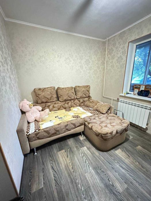 Дарницький 3 кімнатна з ремонтом Тростянецька