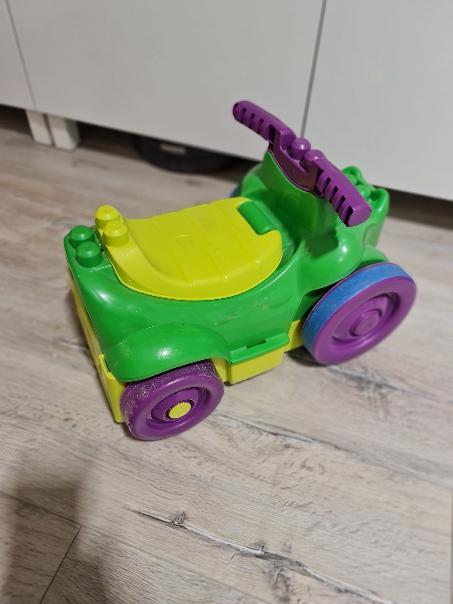 Fisher Price jezdzik zjadacz klocków krokodyl z klockami