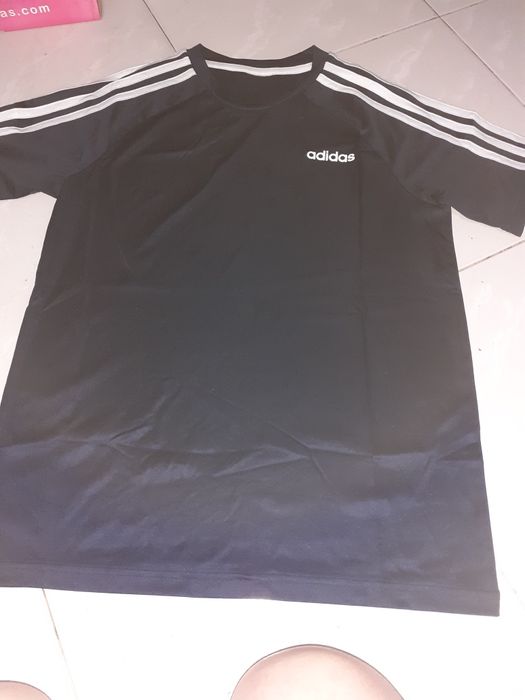 Camisolas manga curta adidas 7 8 anos