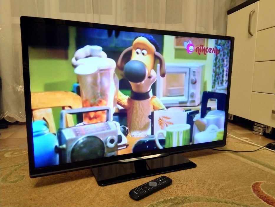 Телевізор LED PHILIPS 39PFL3208K  FUll HD у відмінному робочому стані.