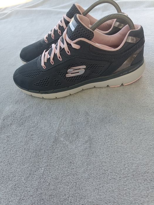 Женские кроссовки Skechers р41.5